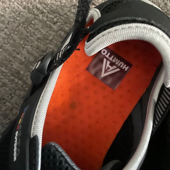 Water shoes - Picture 1 of 3